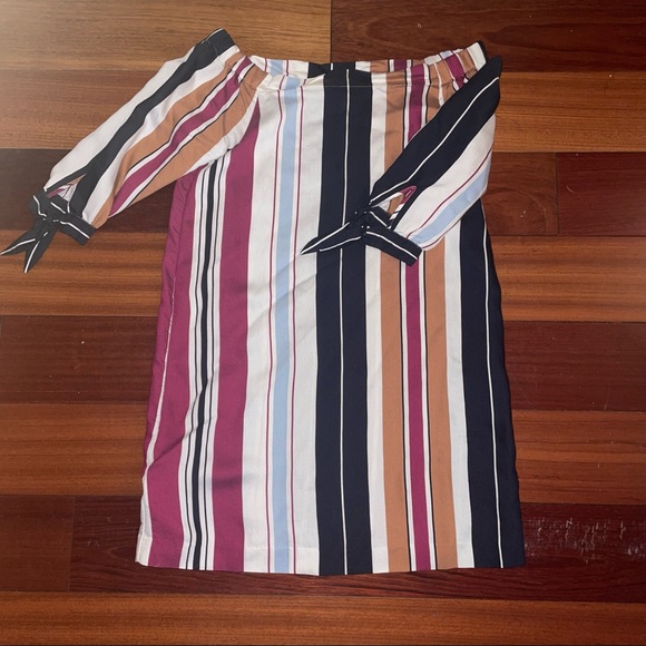 Women’s dress - Picture 2 of 3